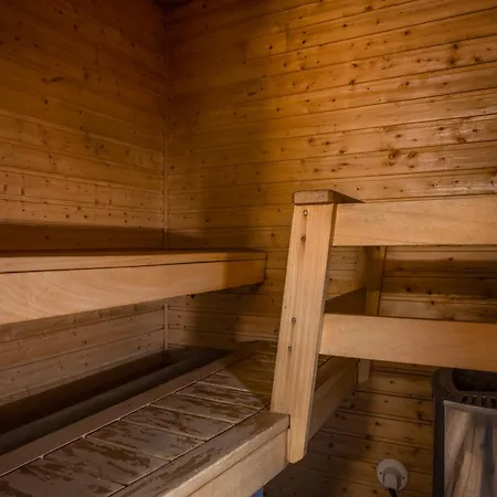 Lilla Loimu, 2 Skipasses Ruka-pyhae Included, Skibus Doorstep 鲁卡